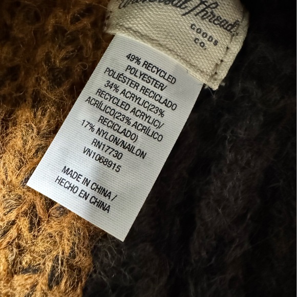 NWT- UNIVERSAL THREAD Chunky Knit checkered Beanie in Brown and Gray - Picture 4 of 6